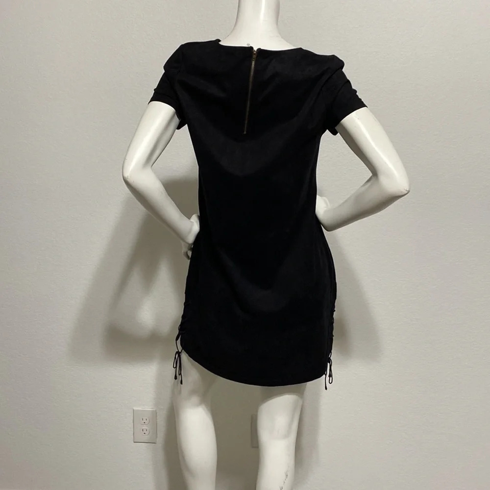 All about Eve Lace Up Side Dress - Picture 4 of 5